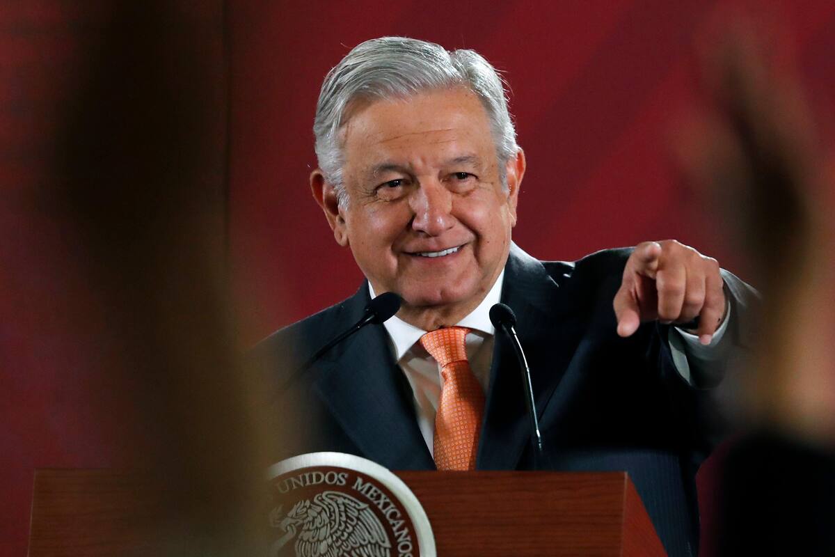 No me voy a dejar rodear de lambiscones y barberos: AMLO