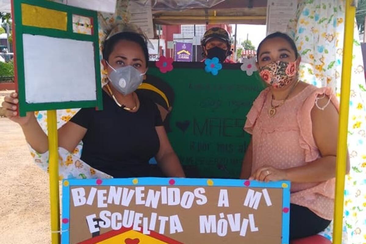 Maestras de Yucatán llevan su "Escuelita Móvil" a comunidades mayas en una mototaxi y un automóvil que adaptaron