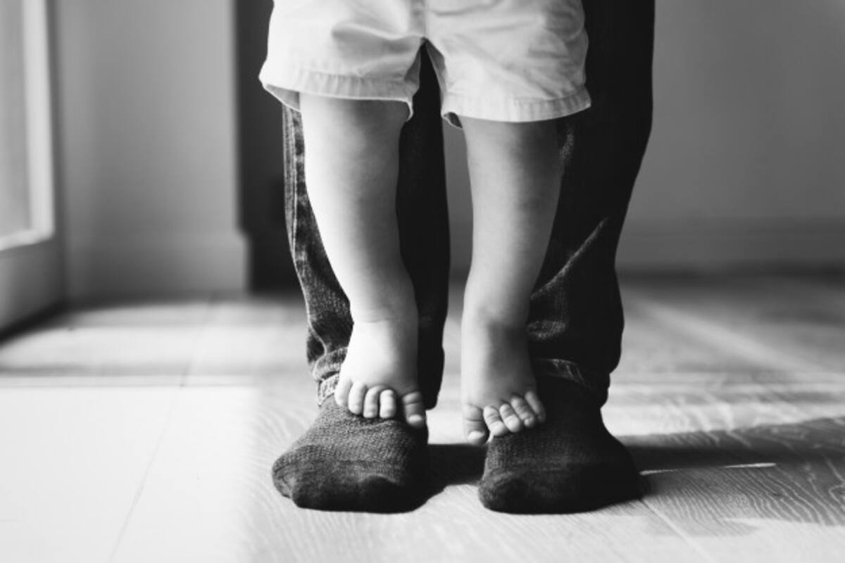 Niñas que no conviven con ambos padres podrían tener pubertad precoz