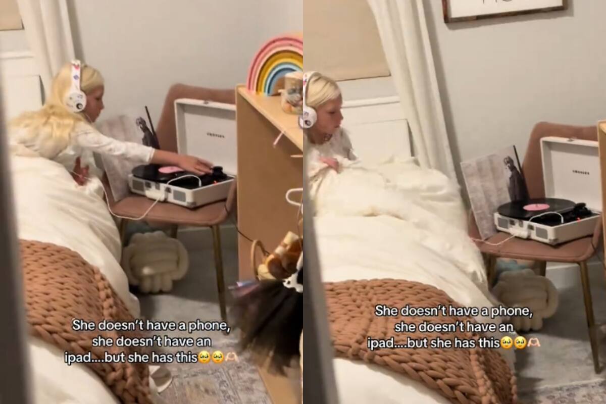 Prohibido tener celular: mamá le regala tocadiscos a su hija para que pueda escuchar música (VIDEO)
