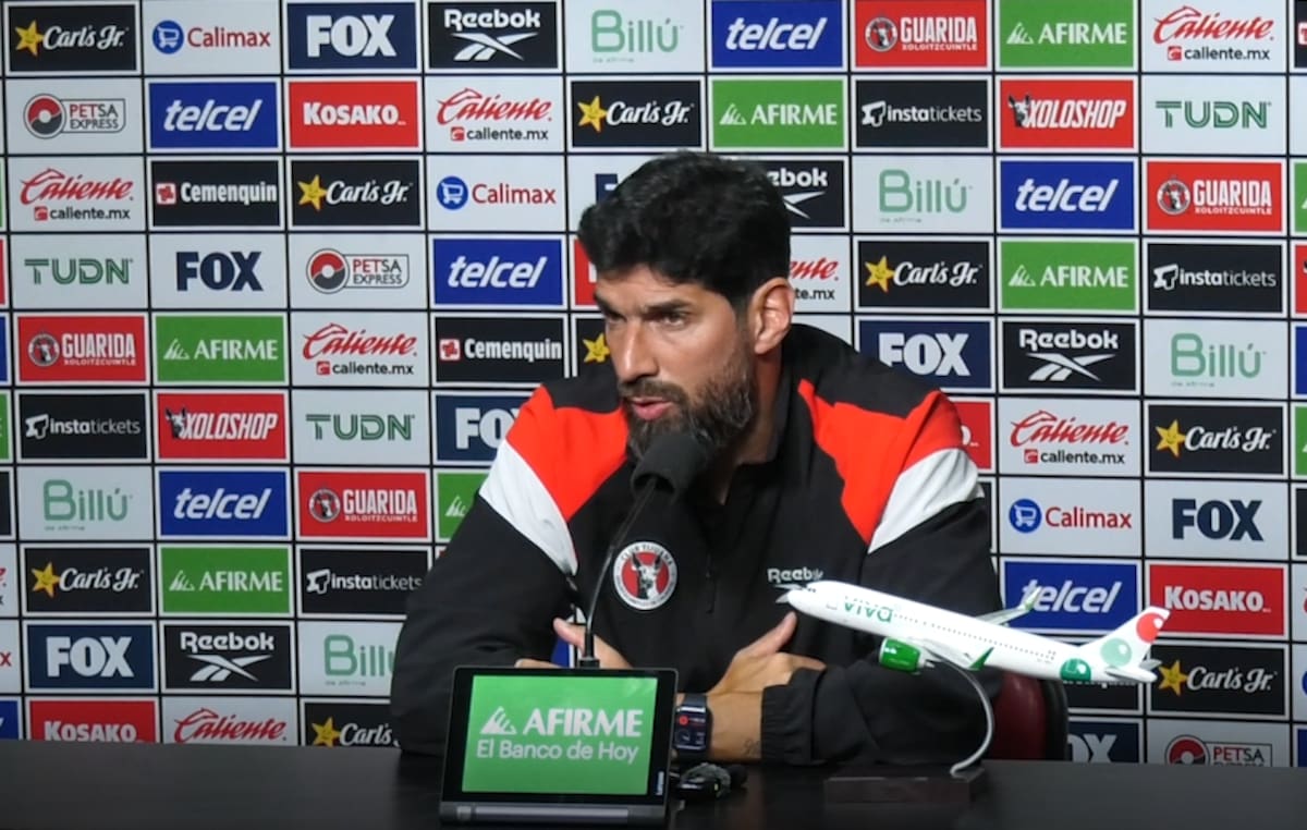 Sebastián Abreu, DT de los Xolos de Tijuana, durante una conferencia de prensa. (Foto: Archivo GH)