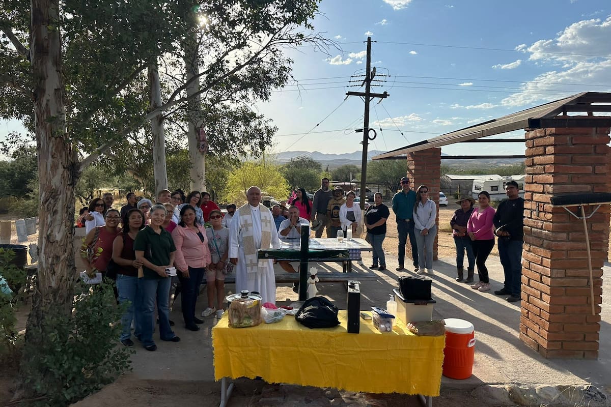 En Sonora peregrinan más de 80 km por la fe a San Francisco