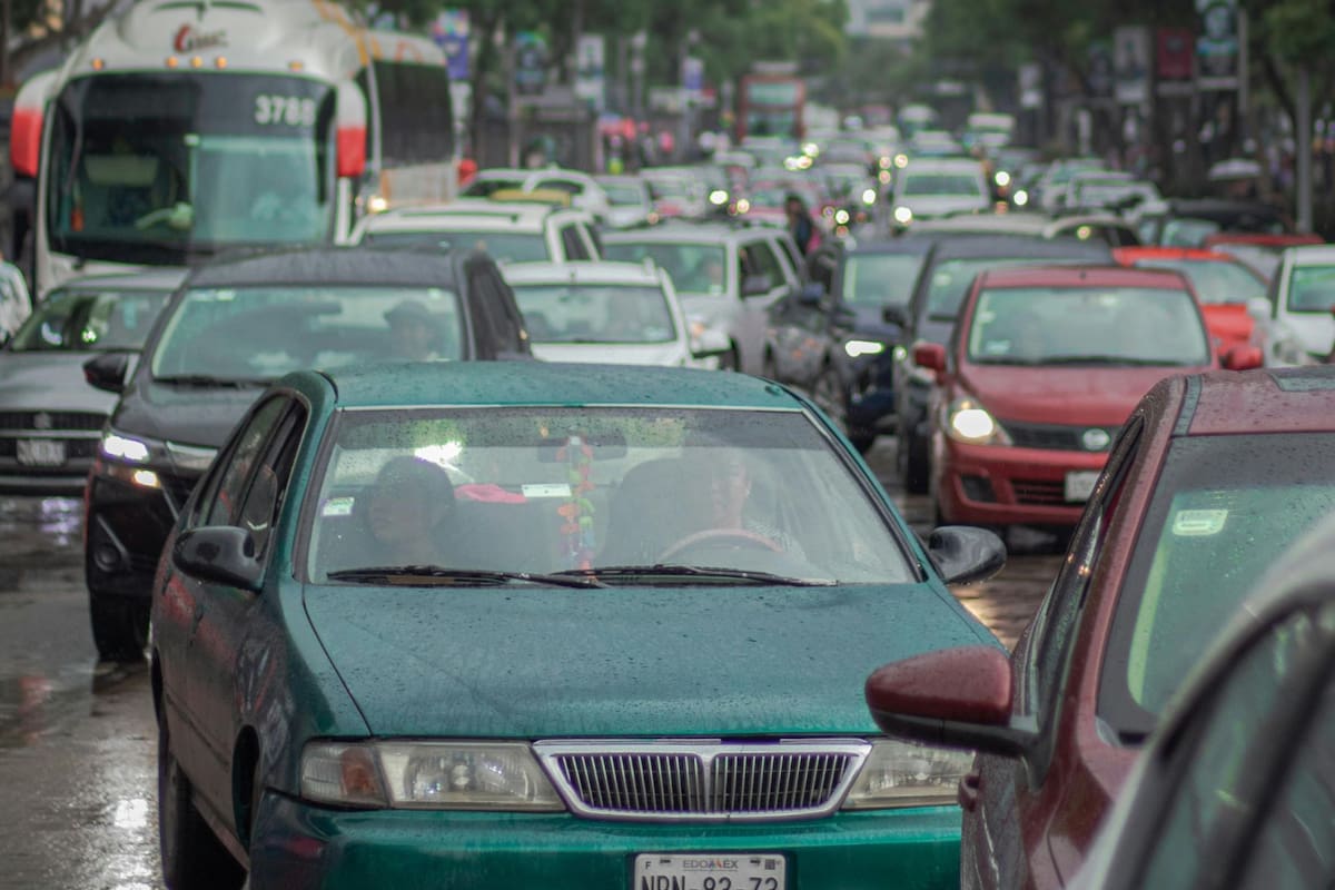 Los accidentes viales en México podrían aumentar hasta 20% por el Mundial 2026 debido al alza en la movilidad, un riesgo patrimonial ante el dato de que el 73% de los autos circula sin seguro