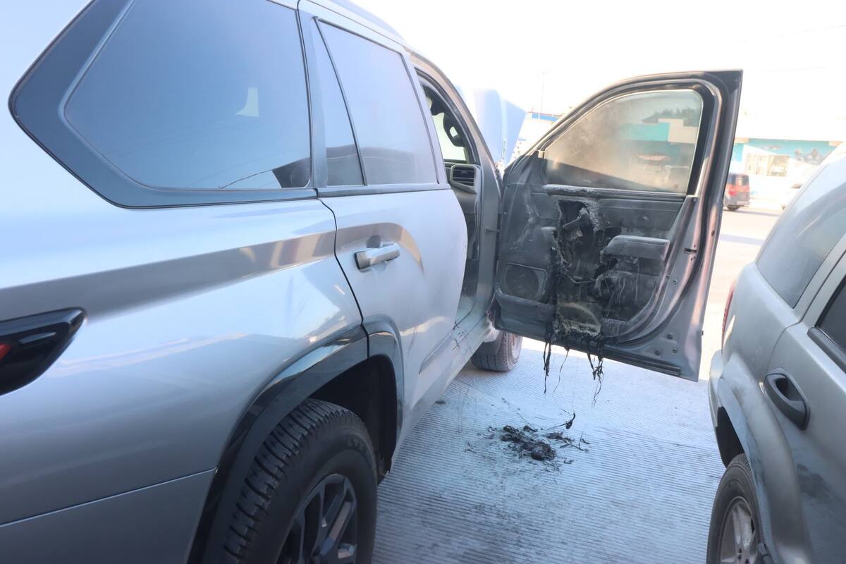 Incendio de camioneta de Noroña. Foto: X (@fernandeznorona)