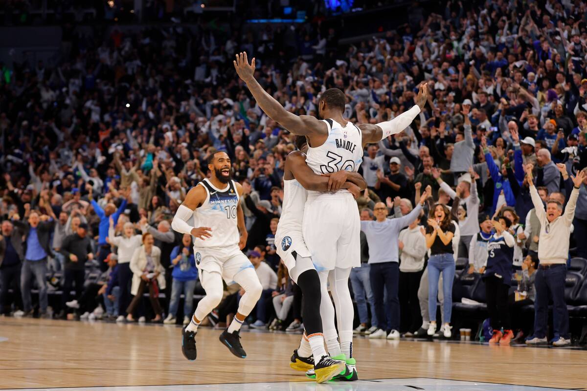 ¡For the win! Con un triple, Julius Randle le da la victoria a los Wolves sobre los Suns