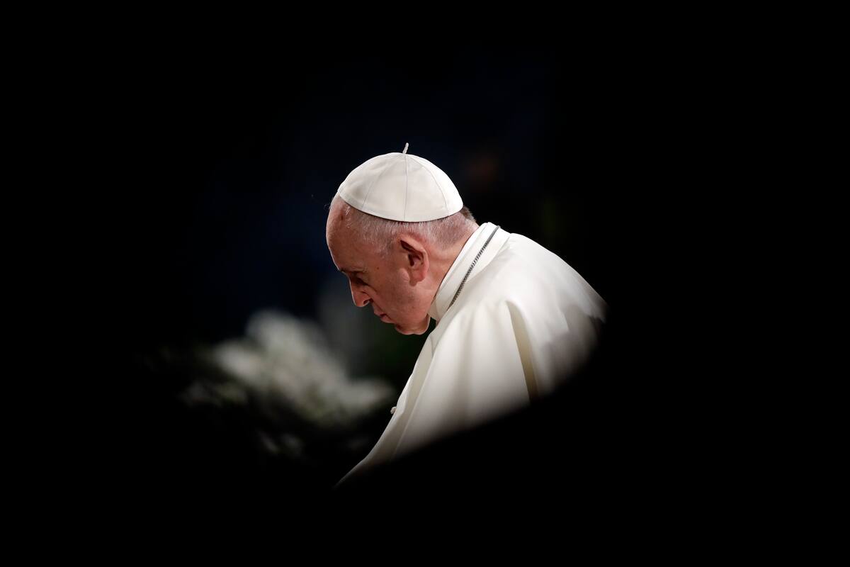 Papa Francisco comete error y nombra a los Saints de la NFL en Twitter