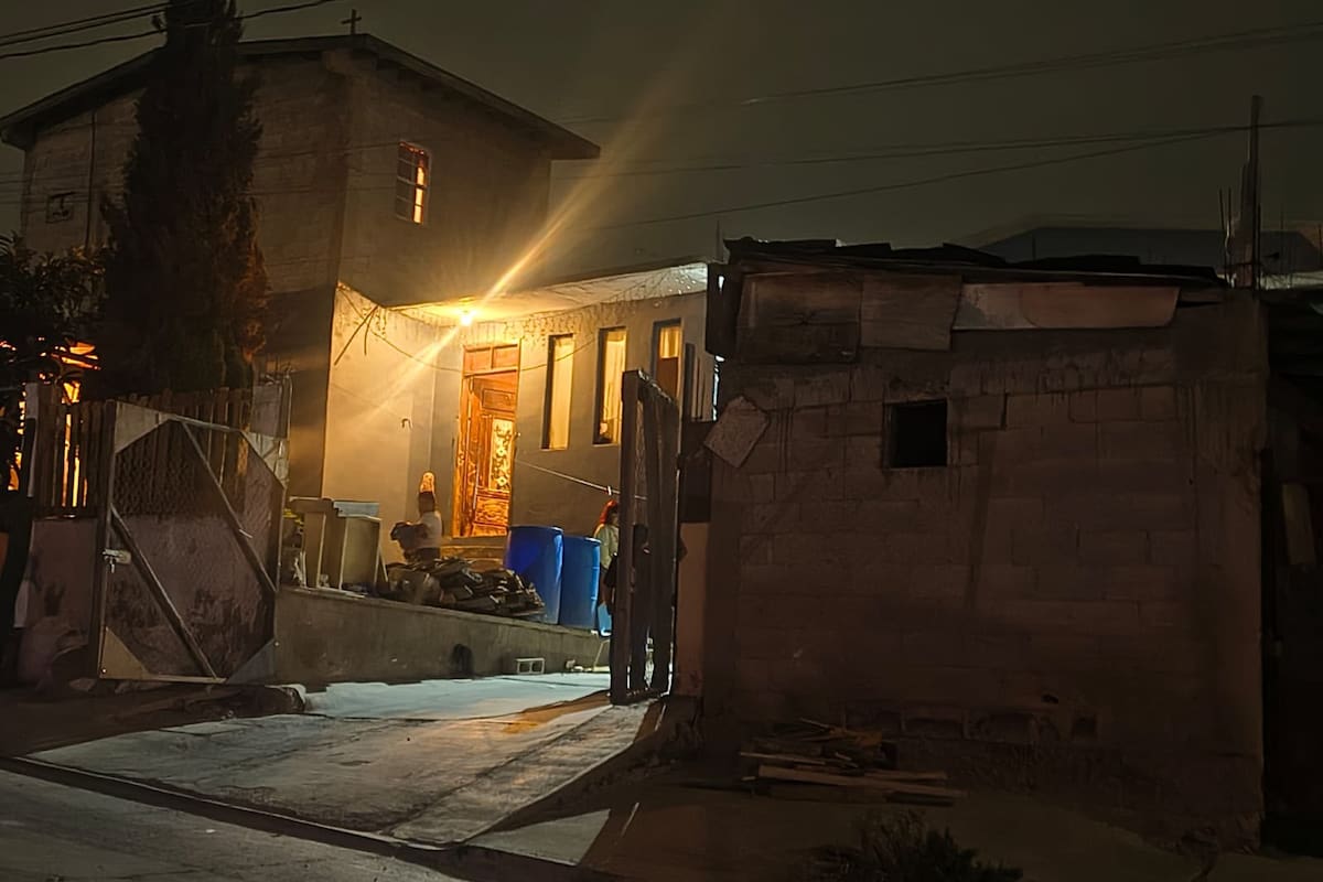 Comando armado aterroriza a familia en Rosarito; los mantienen sometidos por más una hora despojarlos de vehículos y pertenencias