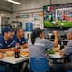 ¿Te dejarán ver el Mundial en el trabajo? Maquiladoras prevén permisos para facilitar a trabajadores ver los partidos