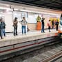 Una conductora de la Línea 2 del Metro fue retirada de sus funciones luego de que un video mostrara a una persona ajena al servicio dentro de la cabina durante un recorrido, mientras el STC inició un procedimiento que podría terminar con su baja definitiva