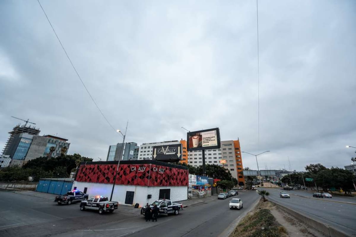 Las amenazas fueron dirigidas a los cantantes Javier Rosas y Panchito Arredondo y fueron localizadas junto a hieleras con restos humanos en dos puntos de la ciudad. Foto: Border Zoom