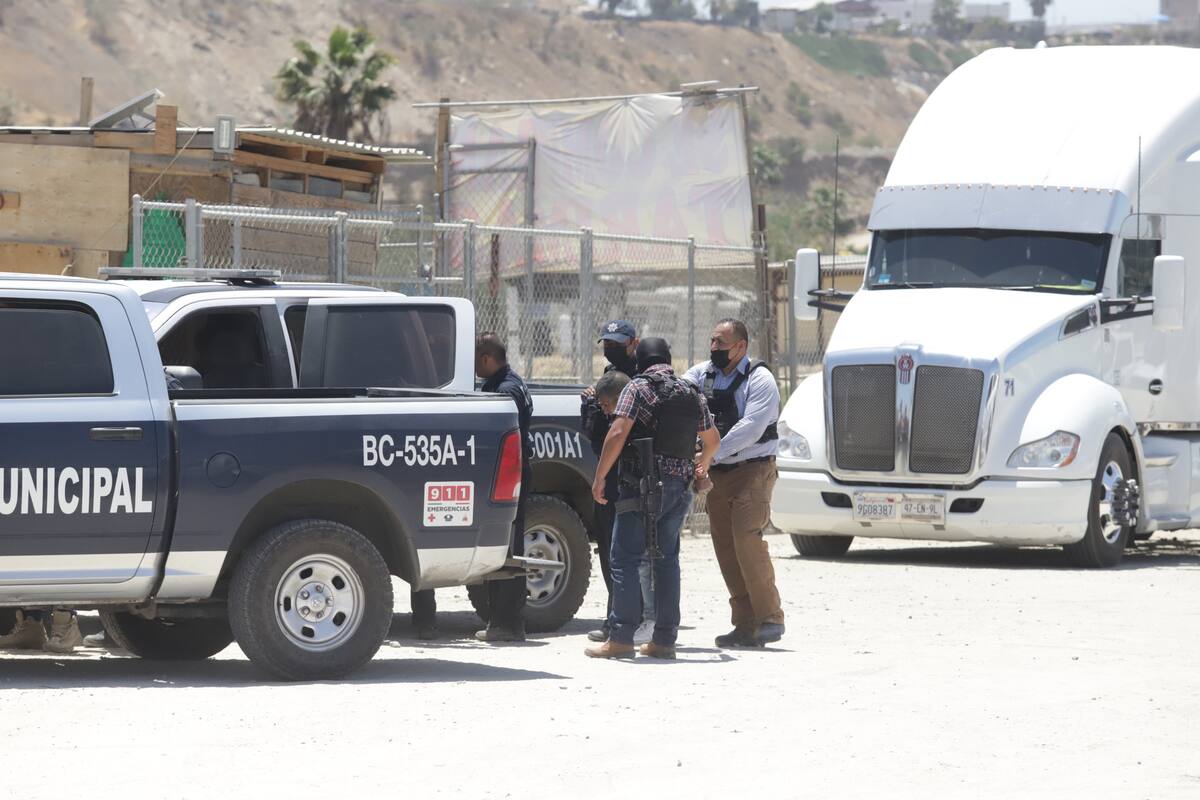 Persecución genera balacera entre ladrones y policías en Ojos Negros
