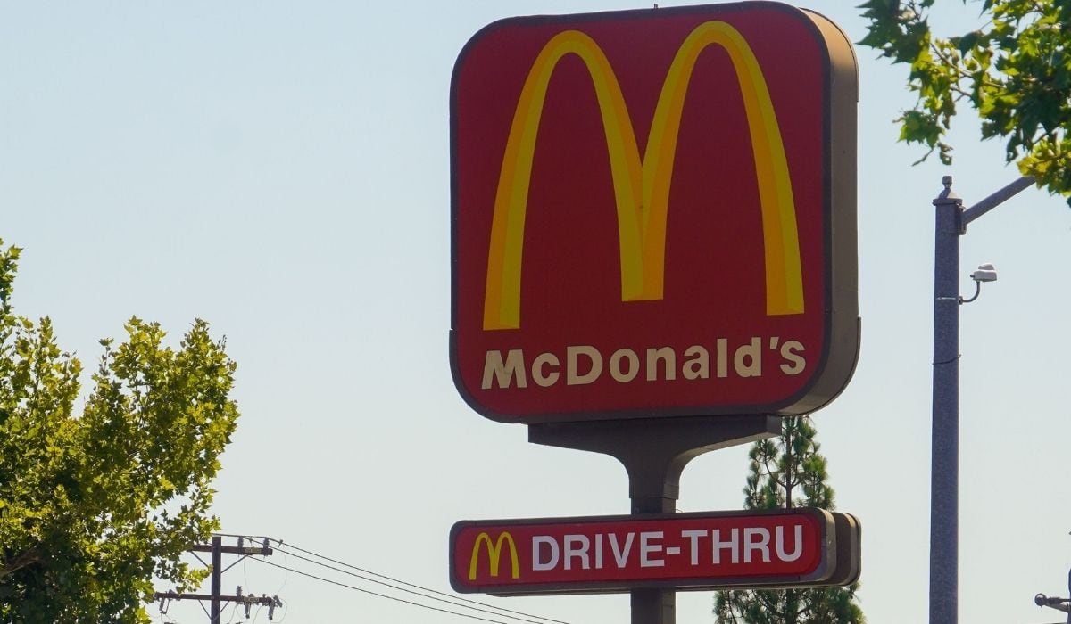 La demanda acusa a McDonald’s de coordinar precios entre sus franquicias mediante algoritmos, algo que la empresa niega.