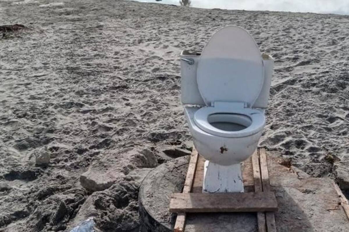 Indigentes cobraban hasta 10 pesos por baño en la playa