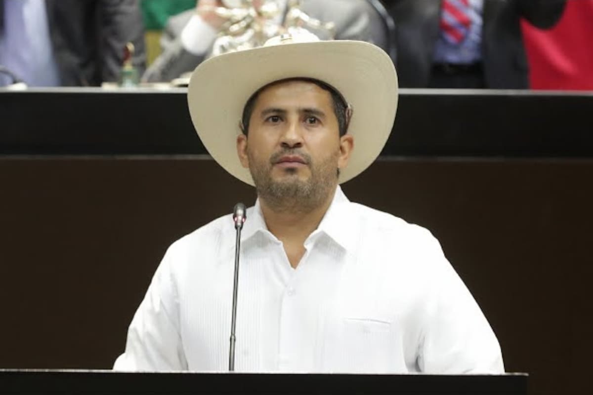 “Si lo hace sin un disparo, yo renuncio”: La vez que Carlos Manzo, alcalde de Uruapan, advirtió a Sheinbaum sobre los grupos armados y que ella lo cuestionó por hacer llamados a abatir delincuentes; en redes reaccionaron tras su asesinato