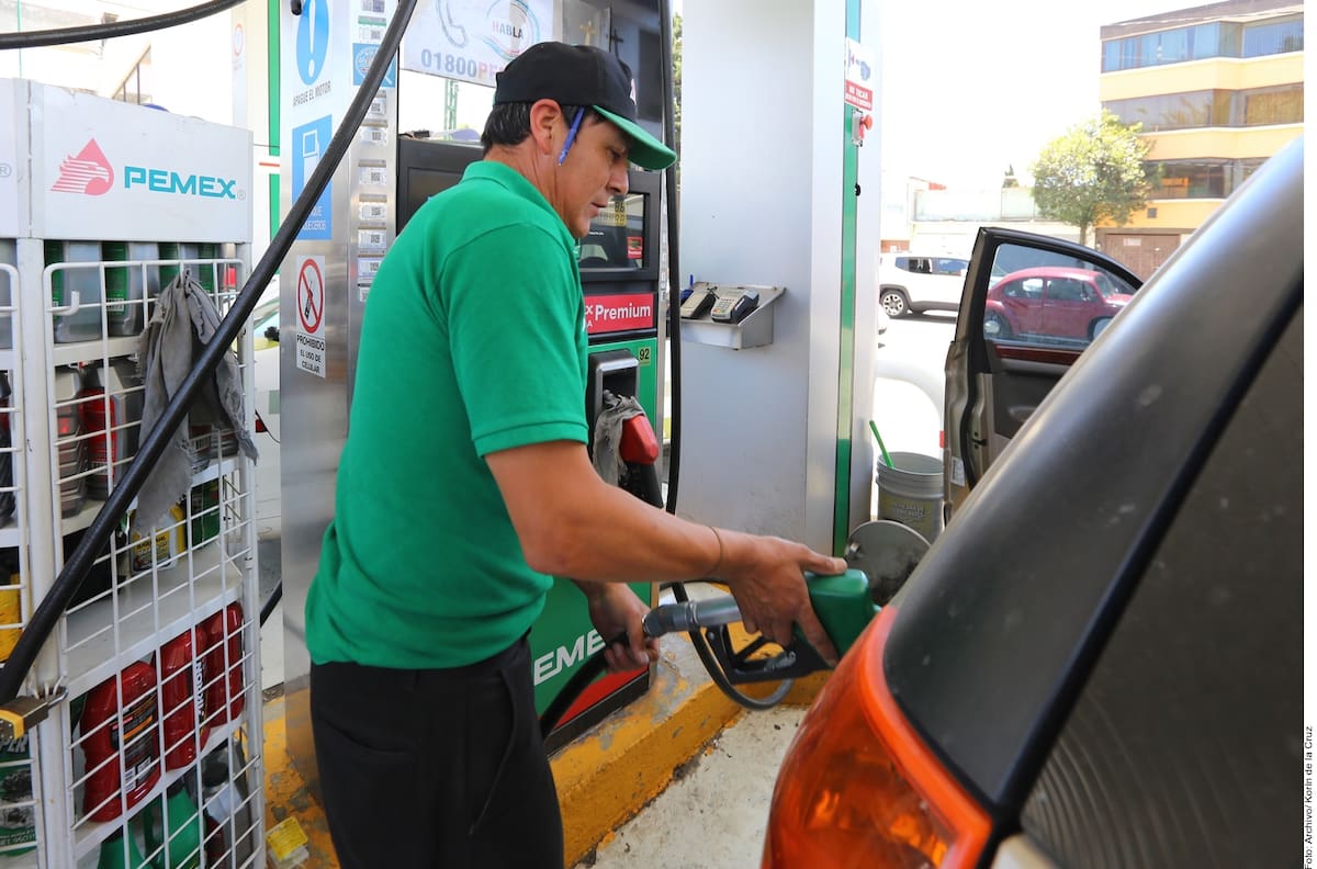 Gasolineros obtienen menos de 2 pesos por litro pese a precios cercanos a los 30 pesos. FOTO: BANCO DIGITAL