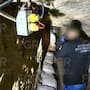 Autoridades descubrieron un túnel clandestino de 50 metros conectado directamente a un ducto activo de Pemex mediante dos mangueras de alta presión, una instalación para robar combustible que estaba reforzada con madera y equipada con electricidad, iluminación y hasta aire acondicionado