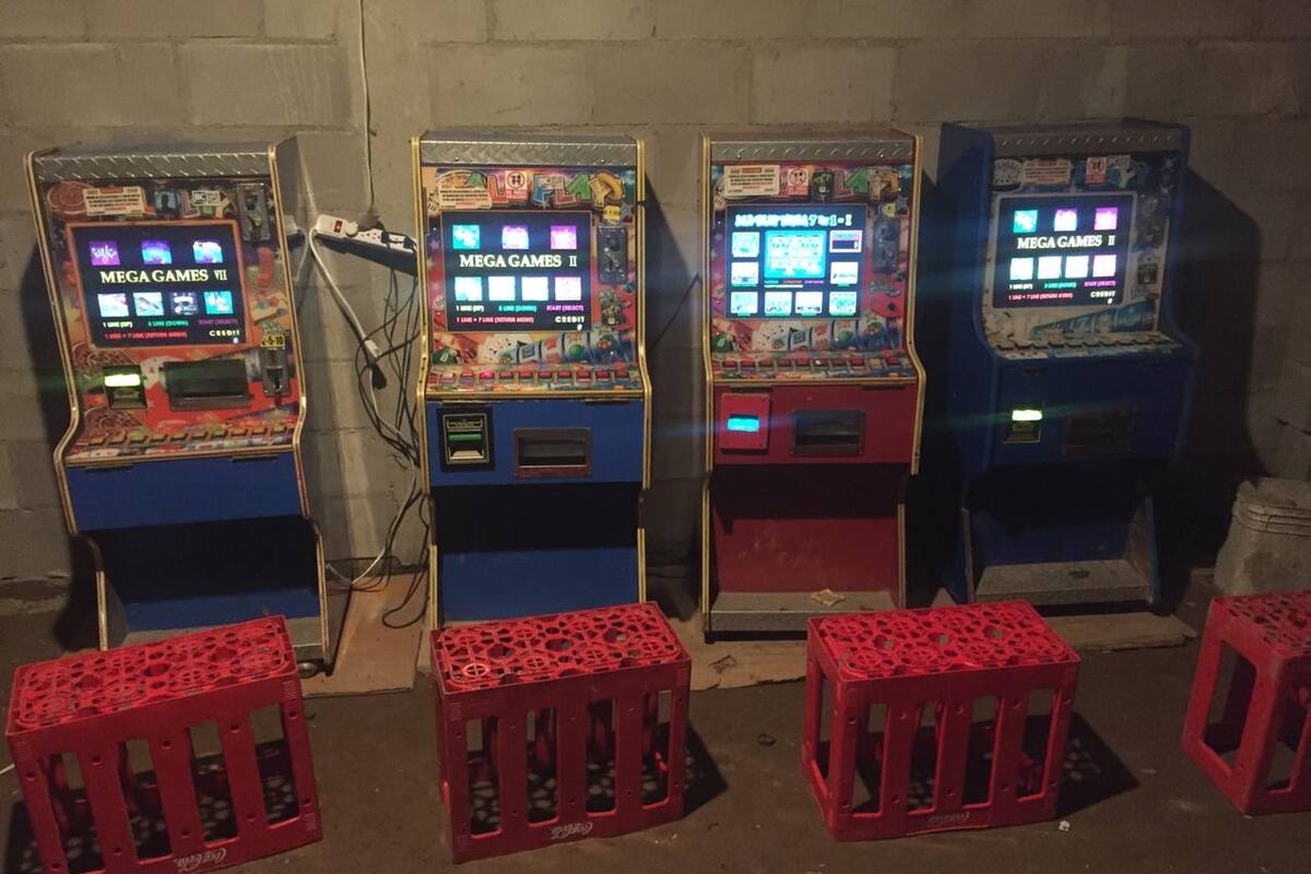 Decomisan cuatro 'maquinitas' de apuestas; menores de edad eran clientes