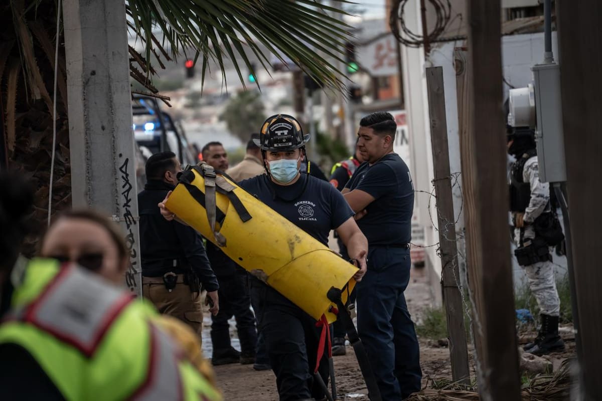 Bomberos recuperaron el cuerpo sin vida de un hombre localizado en un canal pluvial