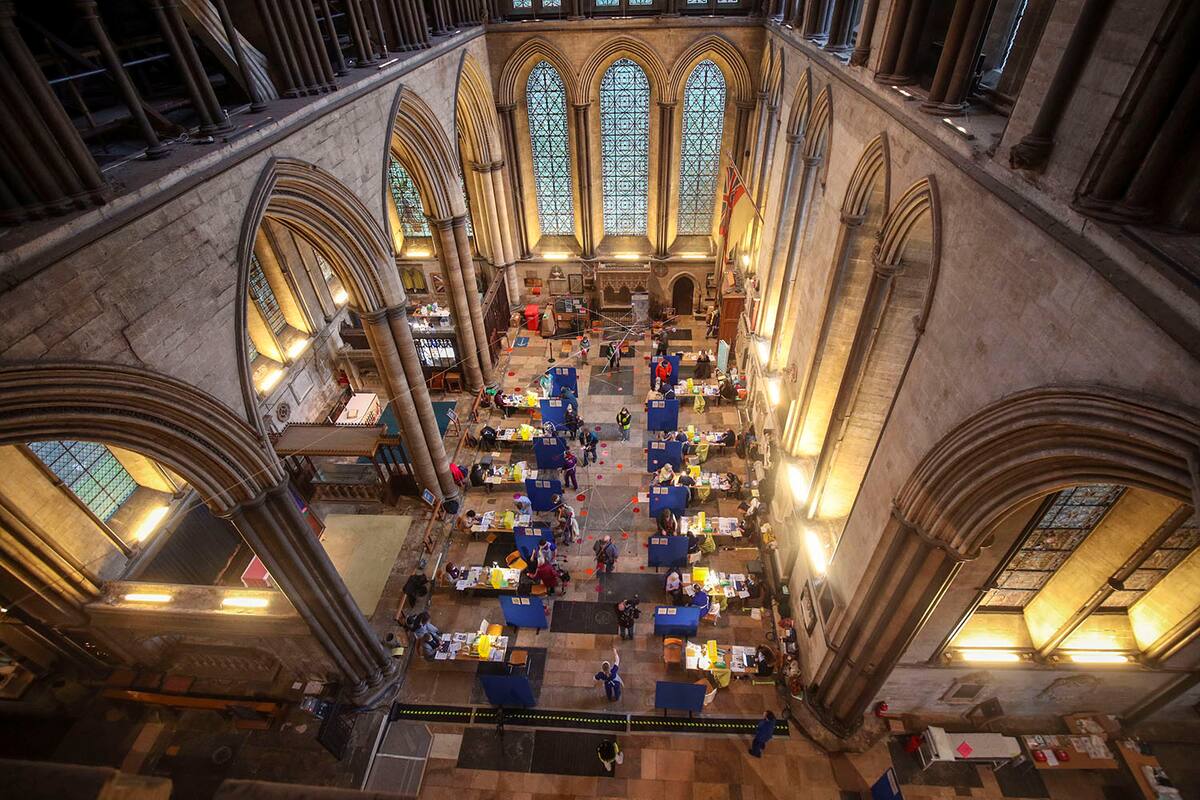 Vacunas contra Covid y música en la Catedral de Salisbury