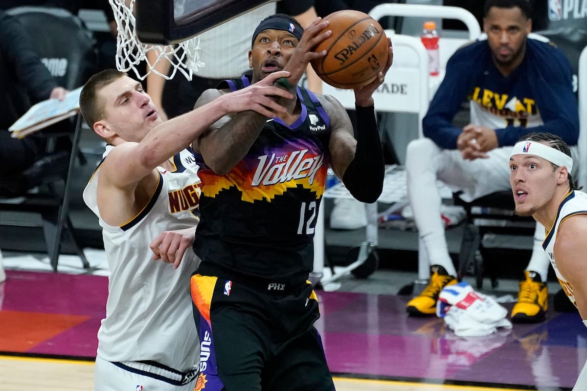 Suns queman a Nuggets y están a un triunfo de la Final de Conferencia de NBA