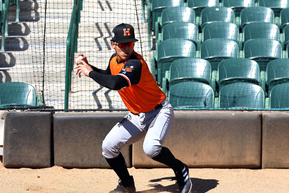 Quiere Abraham Elvira seguir los pasos de su tío en Naranjeros de Hermosillo