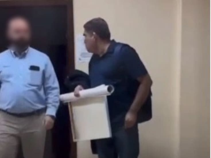 UABC destituye al profesor acusado de acoso; alumnos celebran su salida