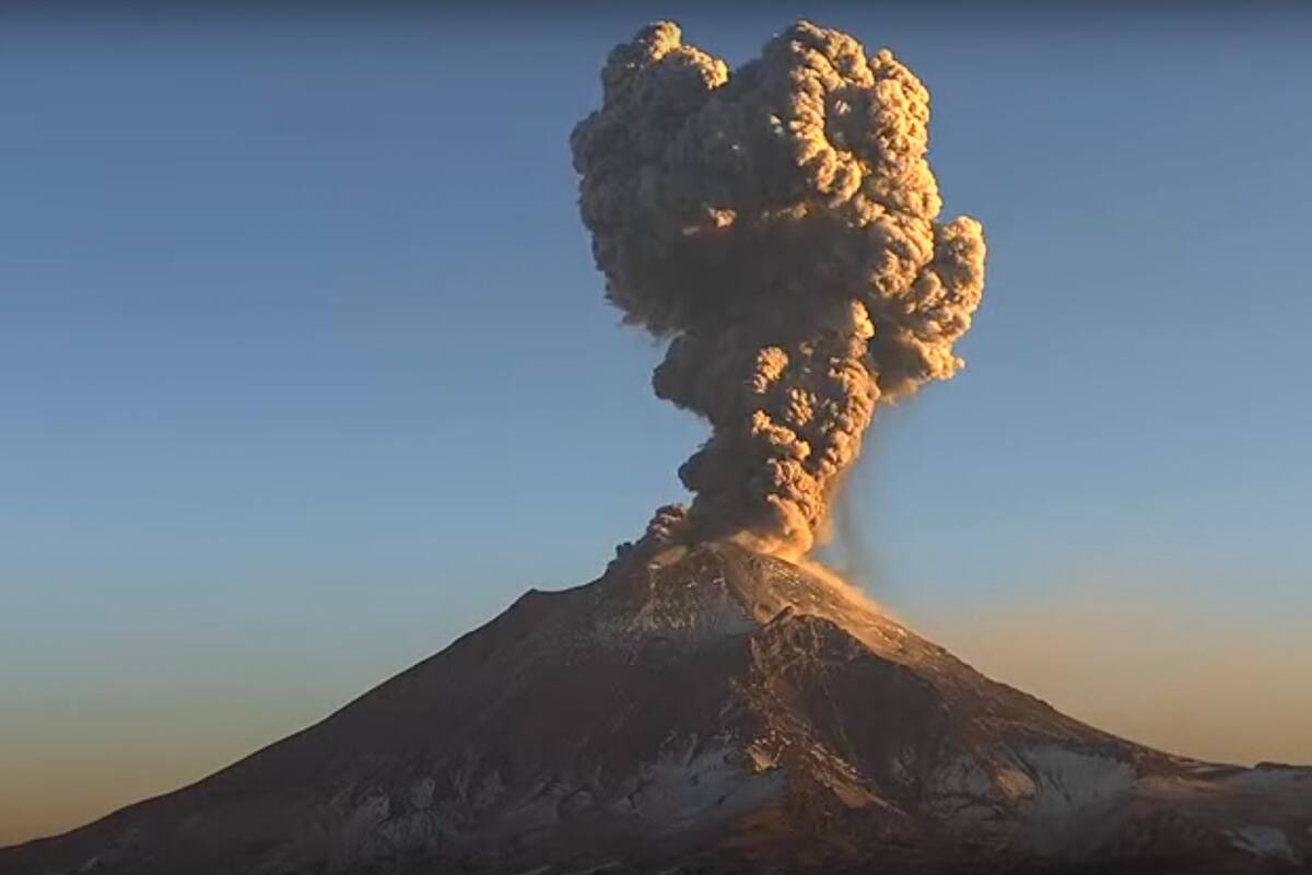 Explosión volcánica en el Popocatépetl genera fumarola de estimados 3 kilómetros