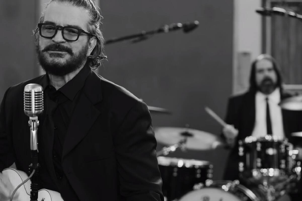 Ricardo Arjona publica el sencillo "Yo me vi"