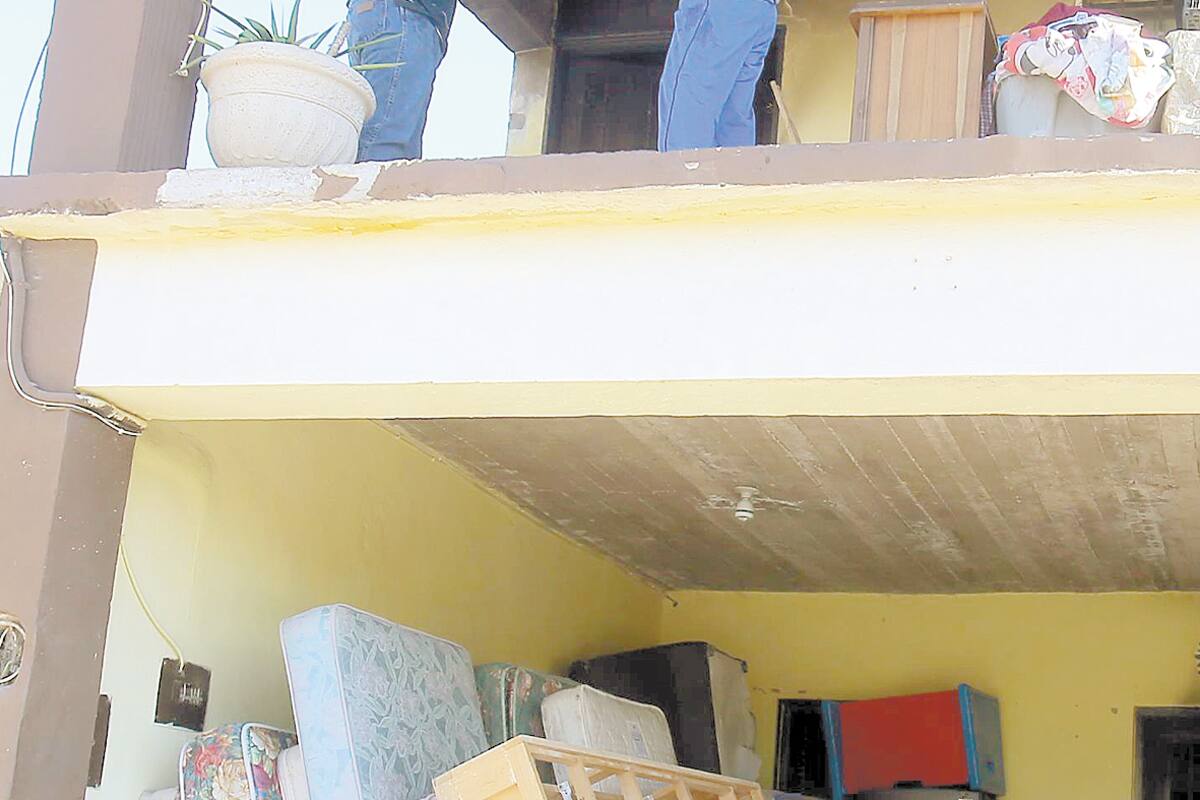 Vecinos ayudan a afectados por incendio de la colonia El Ranchito