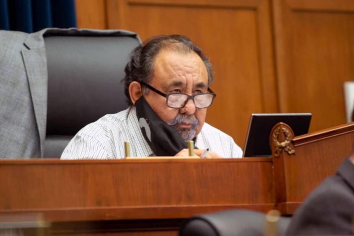 Congresista Raúl Grijalva da positivo a Covid-19