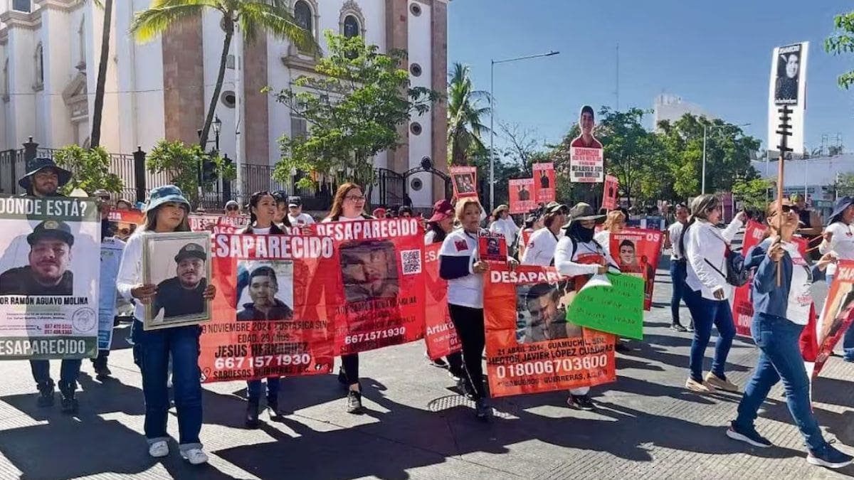 Madres buscadoras marcharon en Culiacán para exigir a la Fiscalía avances reales en desapariciones y advertir que “no hay nada que celebrar” en el Día de las Madres mientras miles siguen sin aparecer