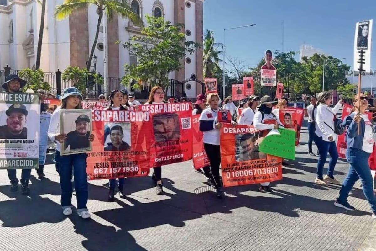 Madres buscadoras marcharon en Culiacán para exigir a la Fiscalía avances reales en desapariciones y advertir que “no hay nada que celebrar” en el Día de las Madres mientras miles siguen sin aparecer