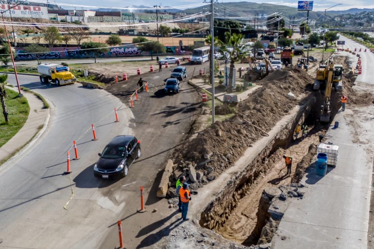 La reparación del socavón en la Vía Rápida Oriente podría estar concluida antes del 25 de diciembre
