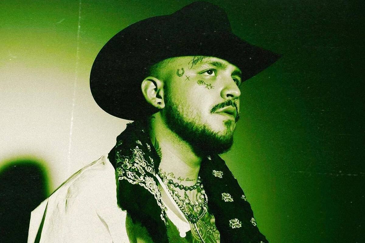 Christian Nodal se disculpa públicamente con J Balvin