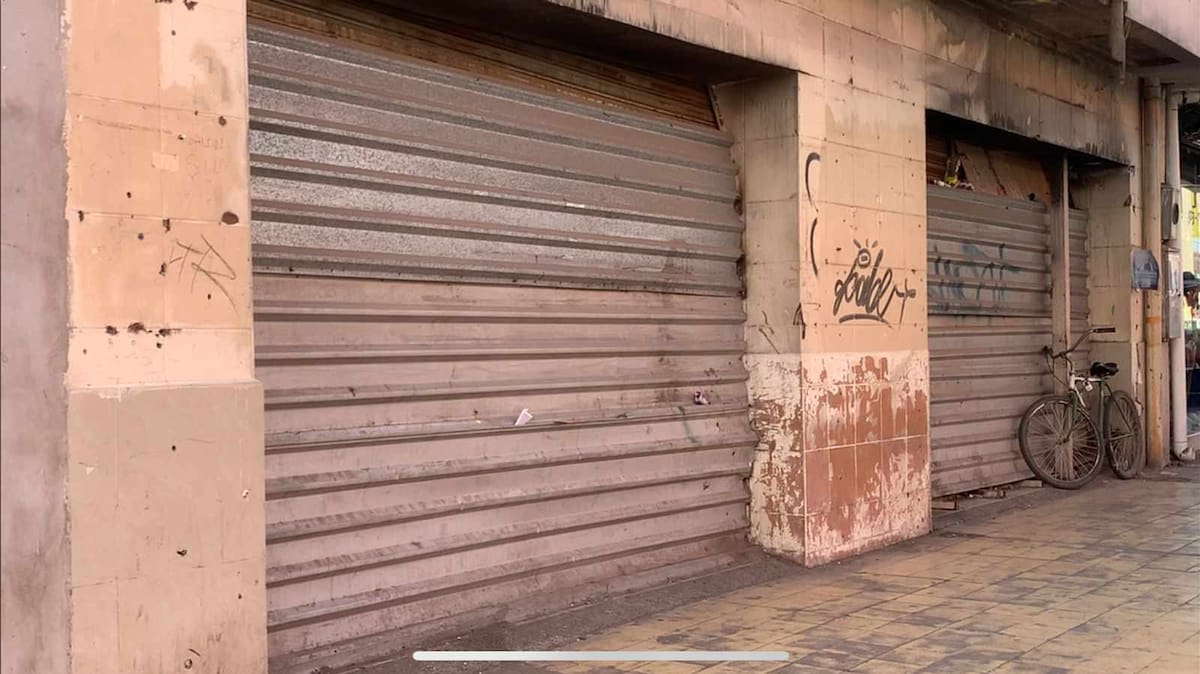 Las causas del cierre de negocios incluyen el auge del comercio en línea, la escasez de circulante y el alto costo de las rentas. Foto: cortesía