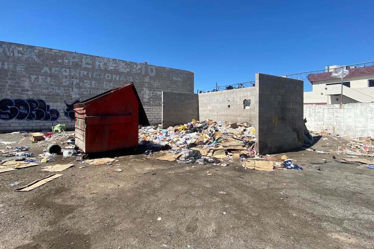 Reportan problemas de mantenimiento y acumulación de basura en cine de Centro Cívico