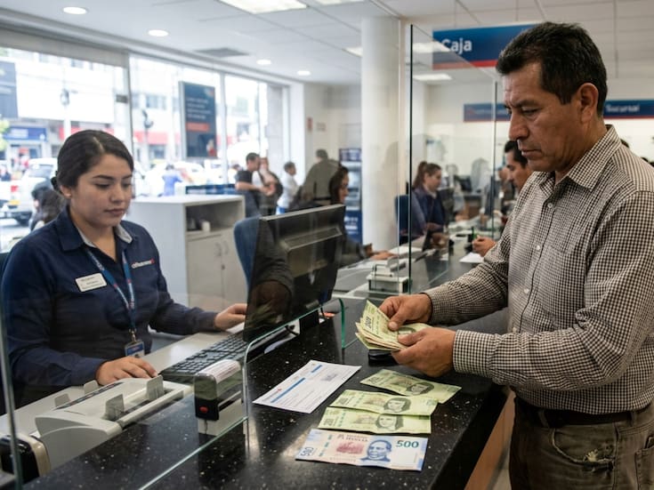 Servicio de Administración Tributaria aclara que no cobrará impuesto por depósitos en efectivo menores a 15 mil pesos al mes, pero advierte que montos superiores serán reportados y podrían detonar revisiones para comprobar su origen