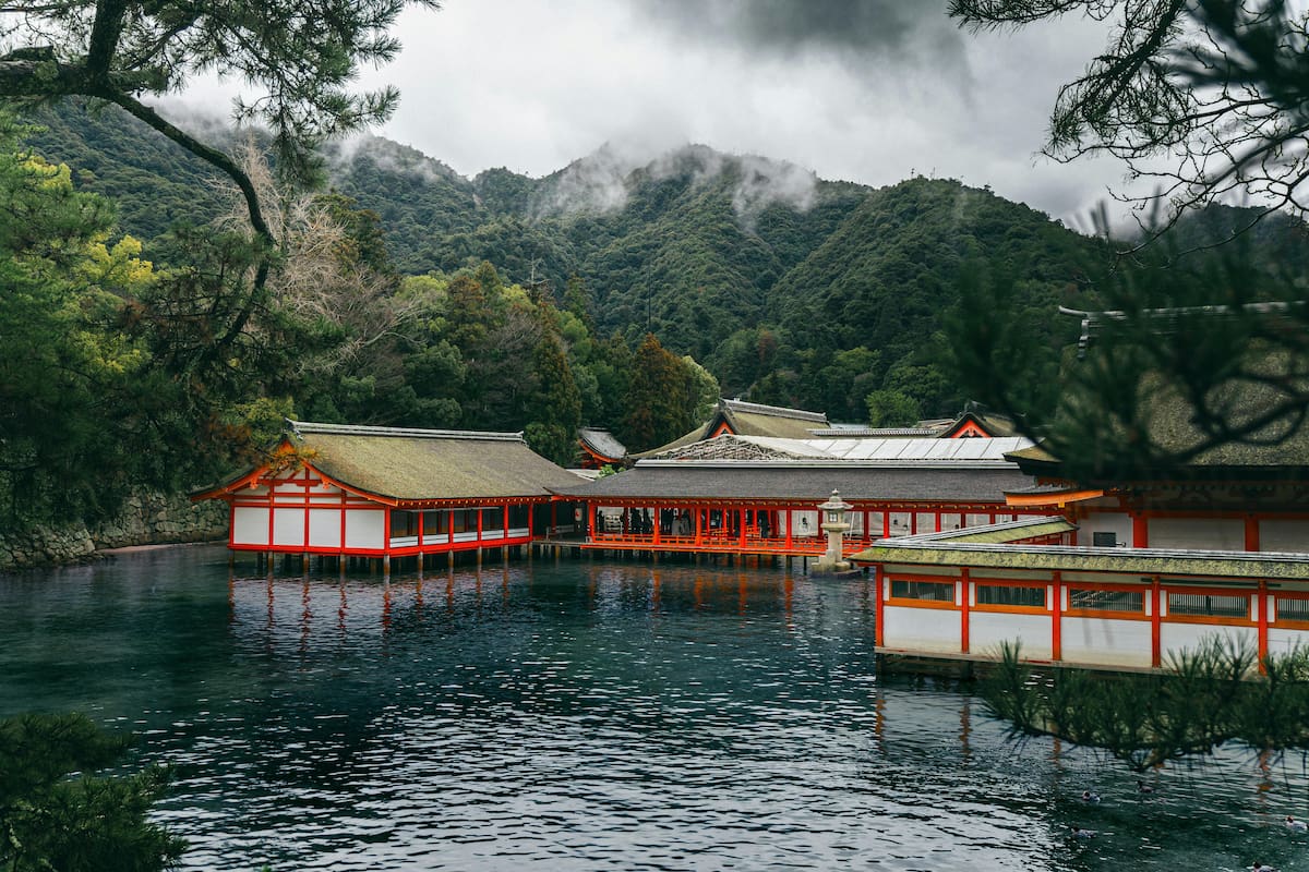 Conoce la isla sagrada de Japón; está prohibido nacer o morir