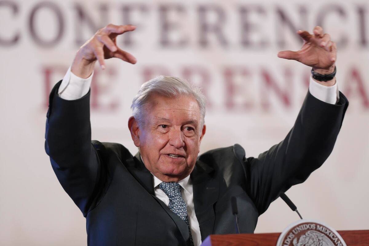 AMLO tacha de corrupto a Loret de Mola por revelar presunto tráfico de influencias de su hijo