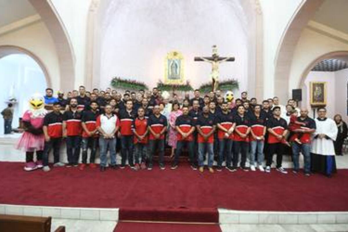 Águilas recibe bendición