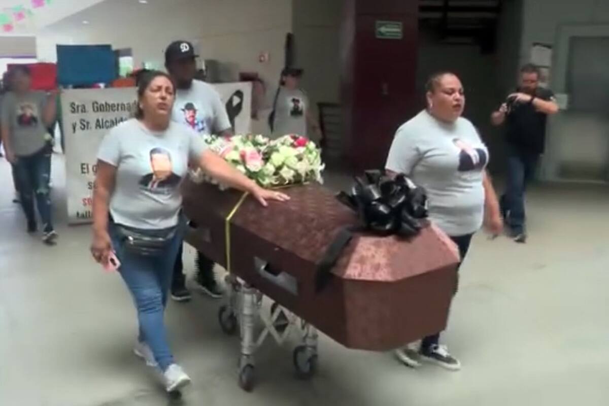 Gobierno de Ensenada sigue sin pagar seguro a familiares de policías fallecidos