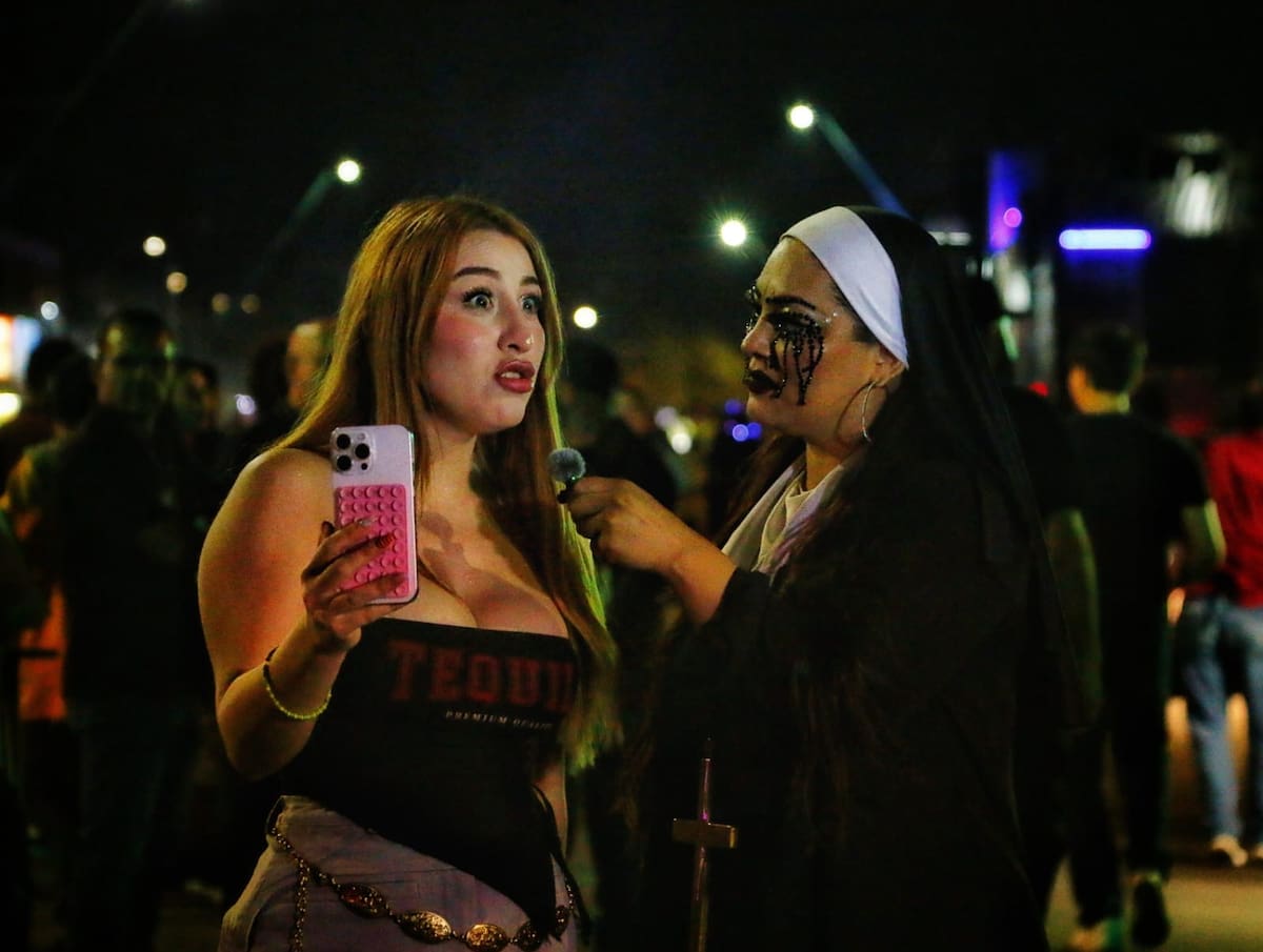 El Centro Histórico se llenó de fiesta durante el Jueves Santo con el recorrido de los “Siete Templos”, que reunió a más de 10 mil personas y concluyó con saldo blanco. Foto: Saúl Martínez