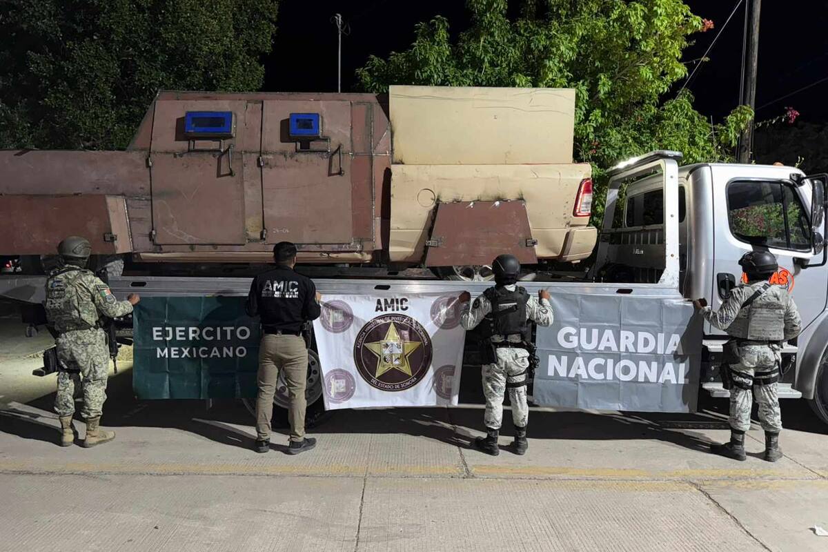 Aseguran dos vehículos con blindaje artesanal en cateo realizado en Pitiquito