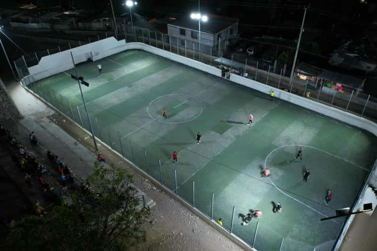 Agreden a golpes a tres personas en un partido de fútbol infantil en Nogales