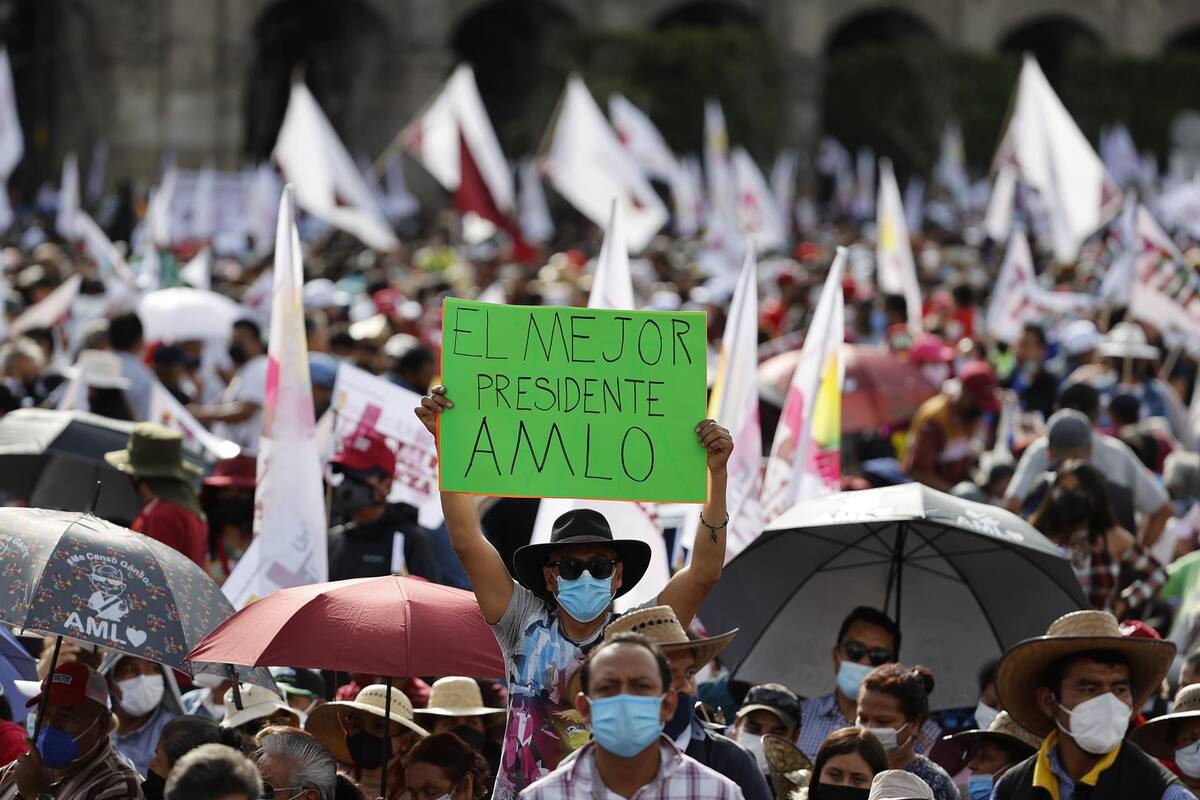 Mañanera de AMLO: Agradece López Obrador a simpatizantes que llegaron al Zócalo desde temprano