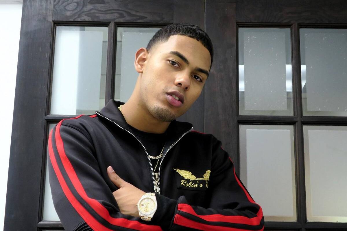 Myke Towers y Yatra lanzan el tema ‘Pareja del año’