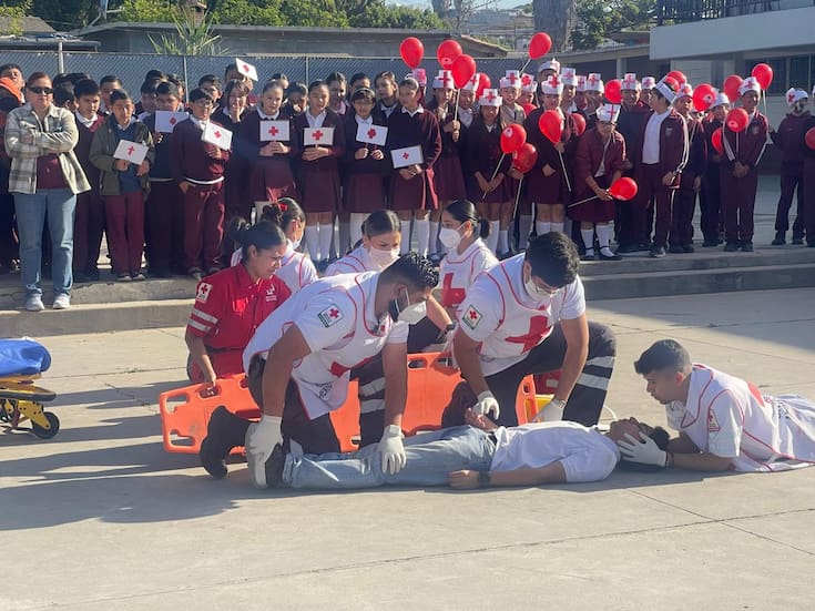 Niños de la Primaria Independencia se suman con entusiasmo al arranque de colecta de la Cruz Roja en Rosarito