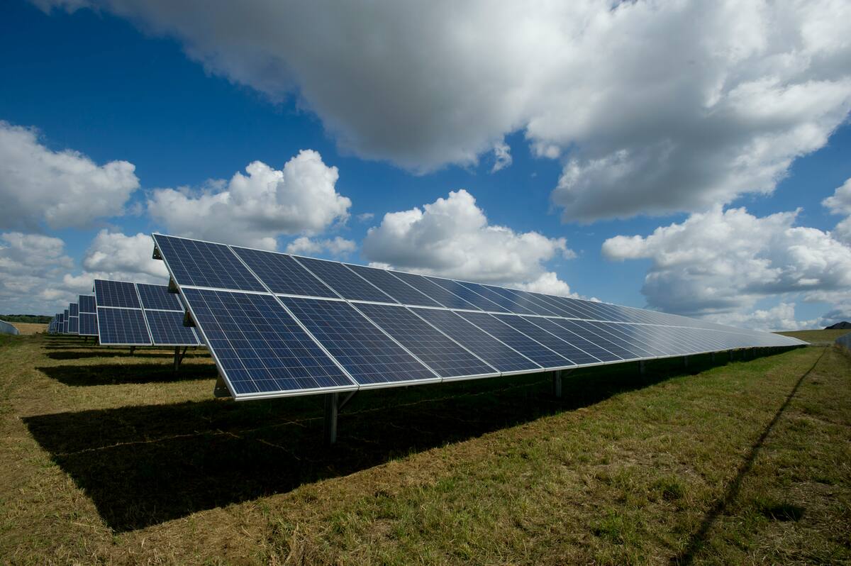 Páneles solares. | Banco digital GH