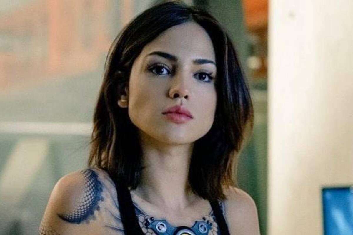 Eiza González disfruta de la naturaleza en el Día de la Tierra