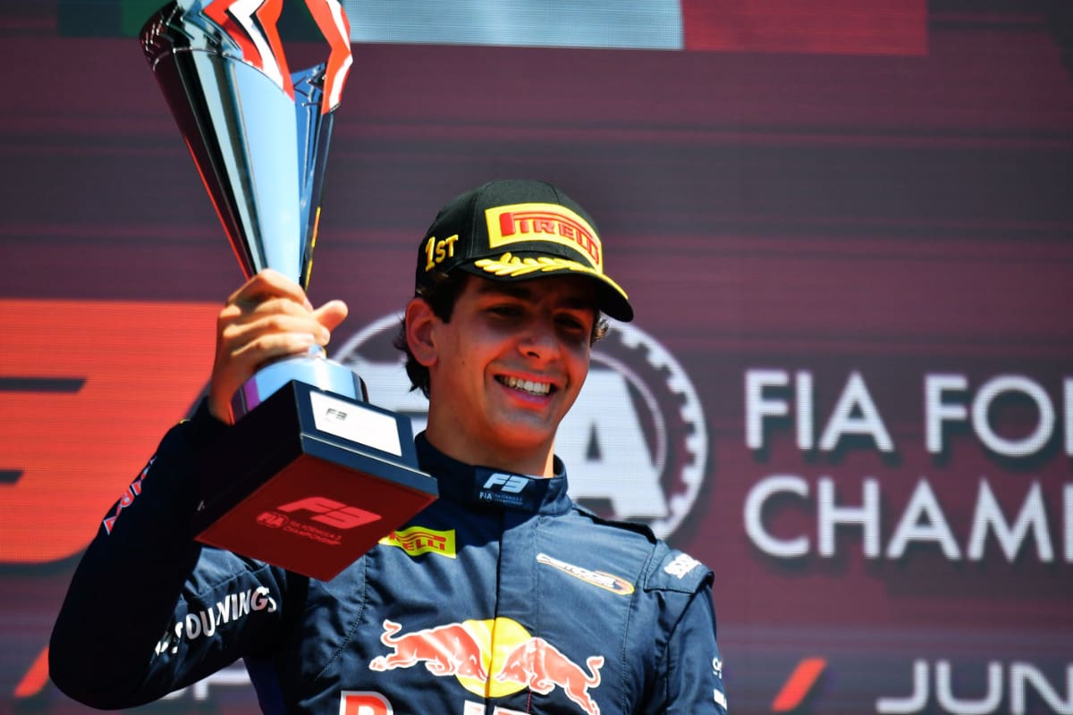 Mexicano Ernesto Rivera gana en el Red Bull Ring y celebra su primer triunfo en Fórmula 3